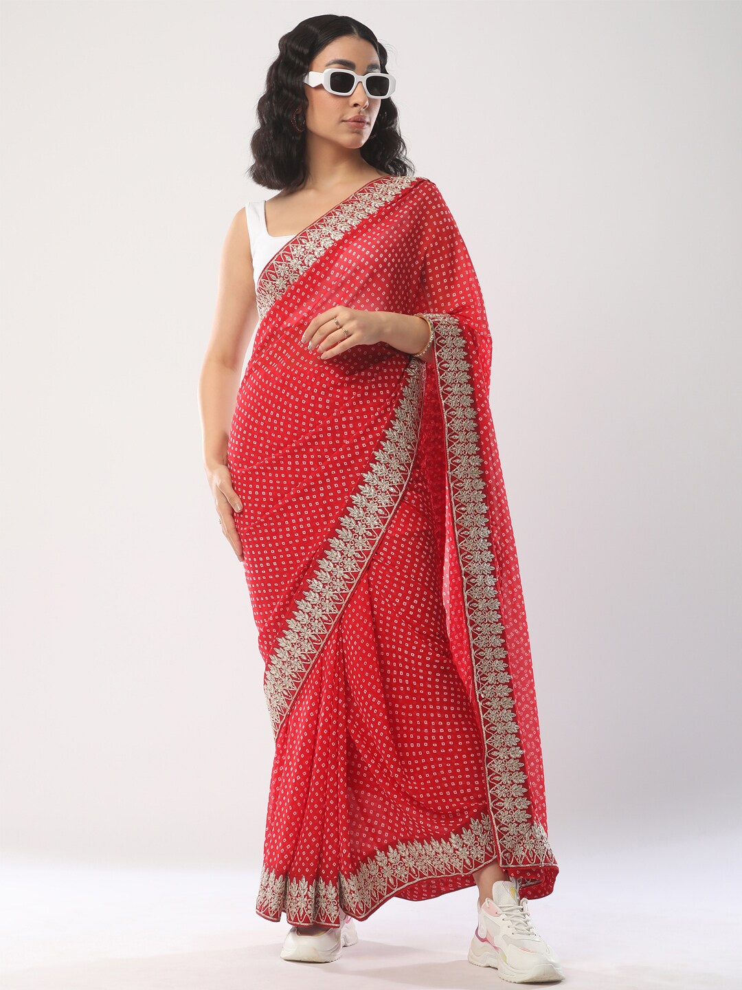

Mitera Bandhani Embroidered Poly Georgette Bandhani Saree, Red
