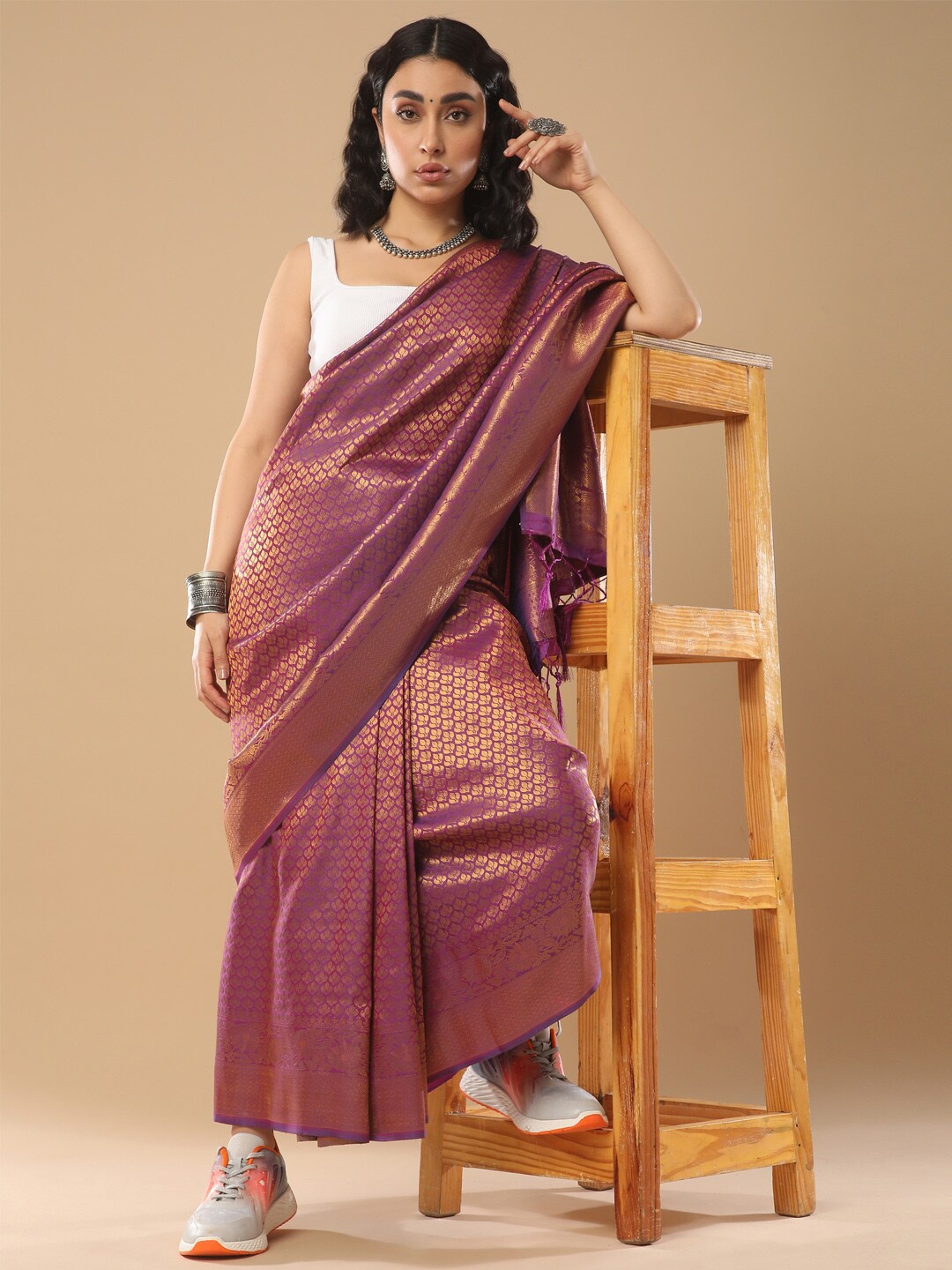 

Mitera Ethnic Motifs Woven Design Zari Saree, Magenta