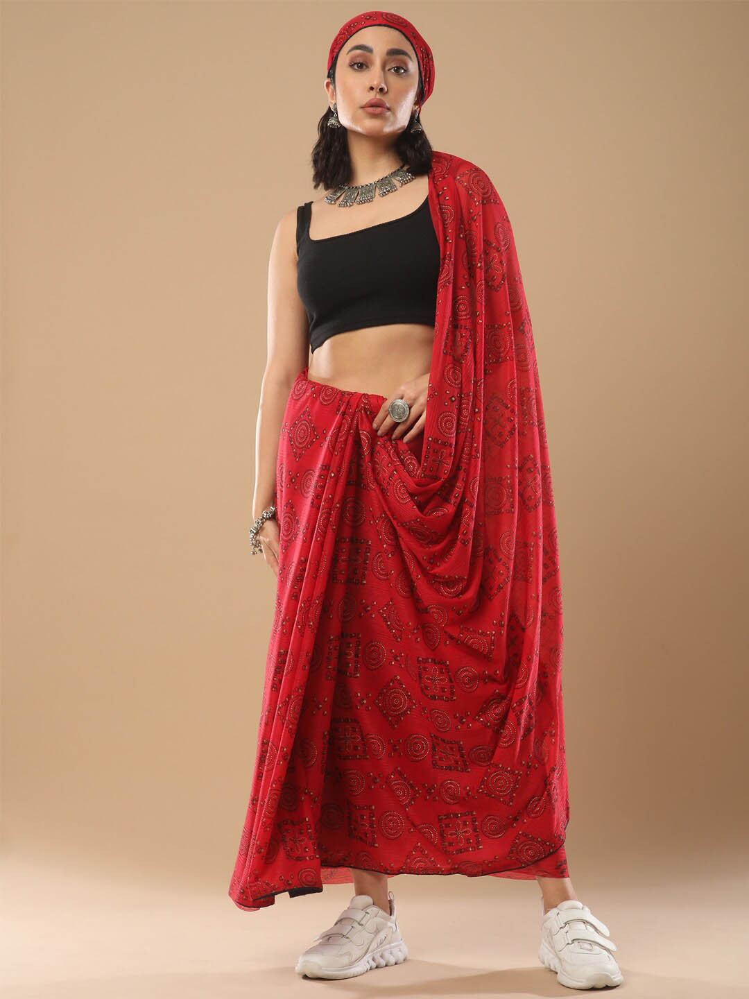 

Mitera Geometric Printed Saree, Red