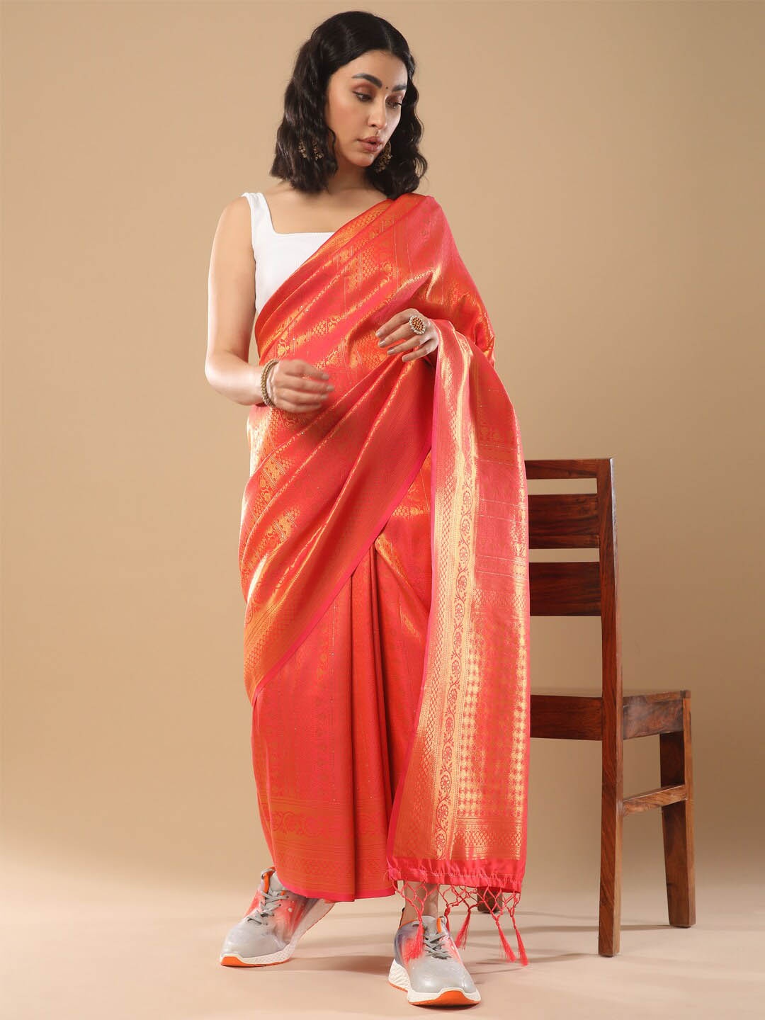 

Mitera Pink & Gold-Toned Ethnic Motifs Woven Design Zari Silk Blend Kanjeevaram Saree