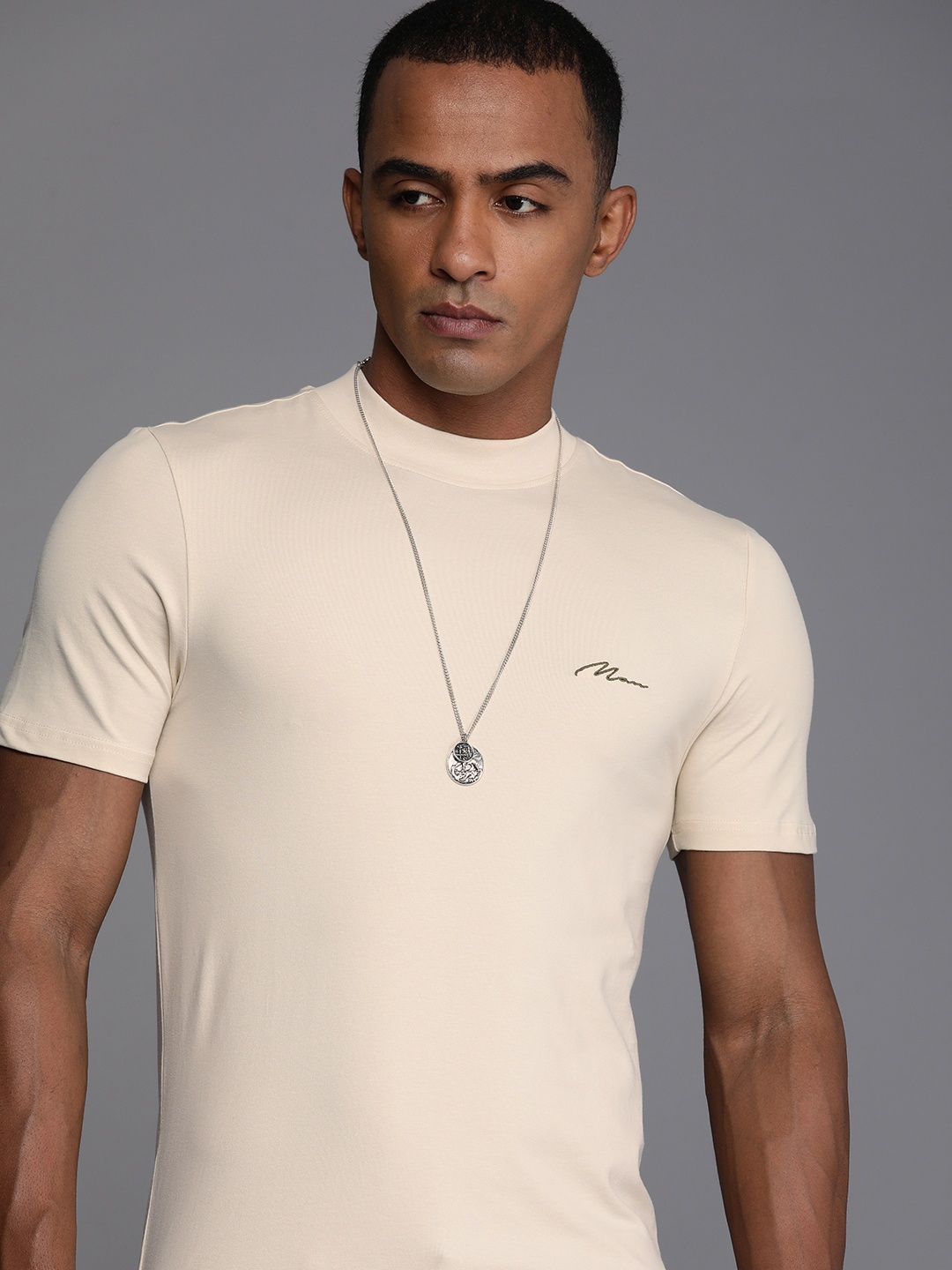 

boohooMAN Solid Round Neck Casual T-shirt, Cream
