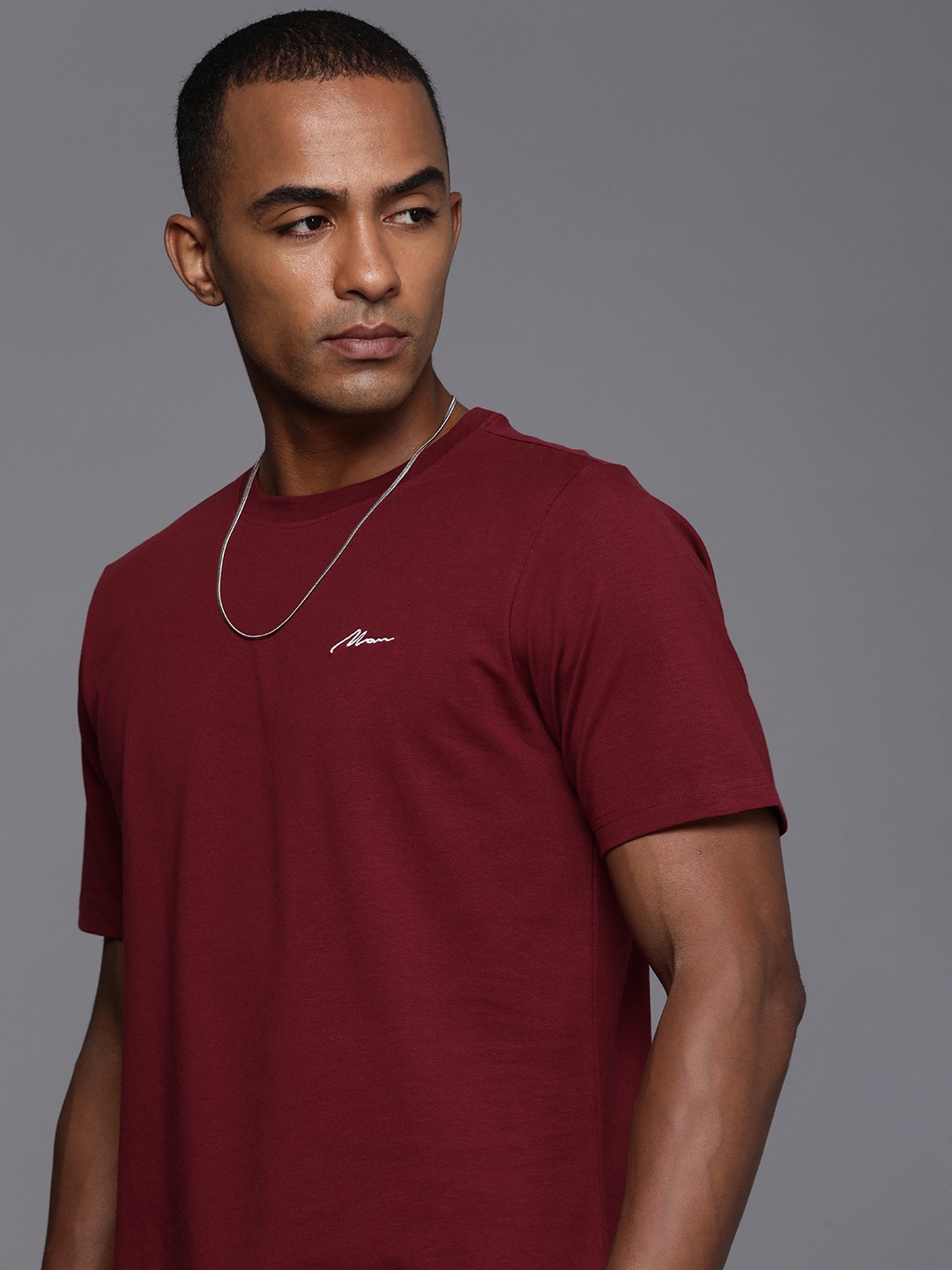 

boohooMAN Embroidered Round-Neck Casual T-shirt, Maroon