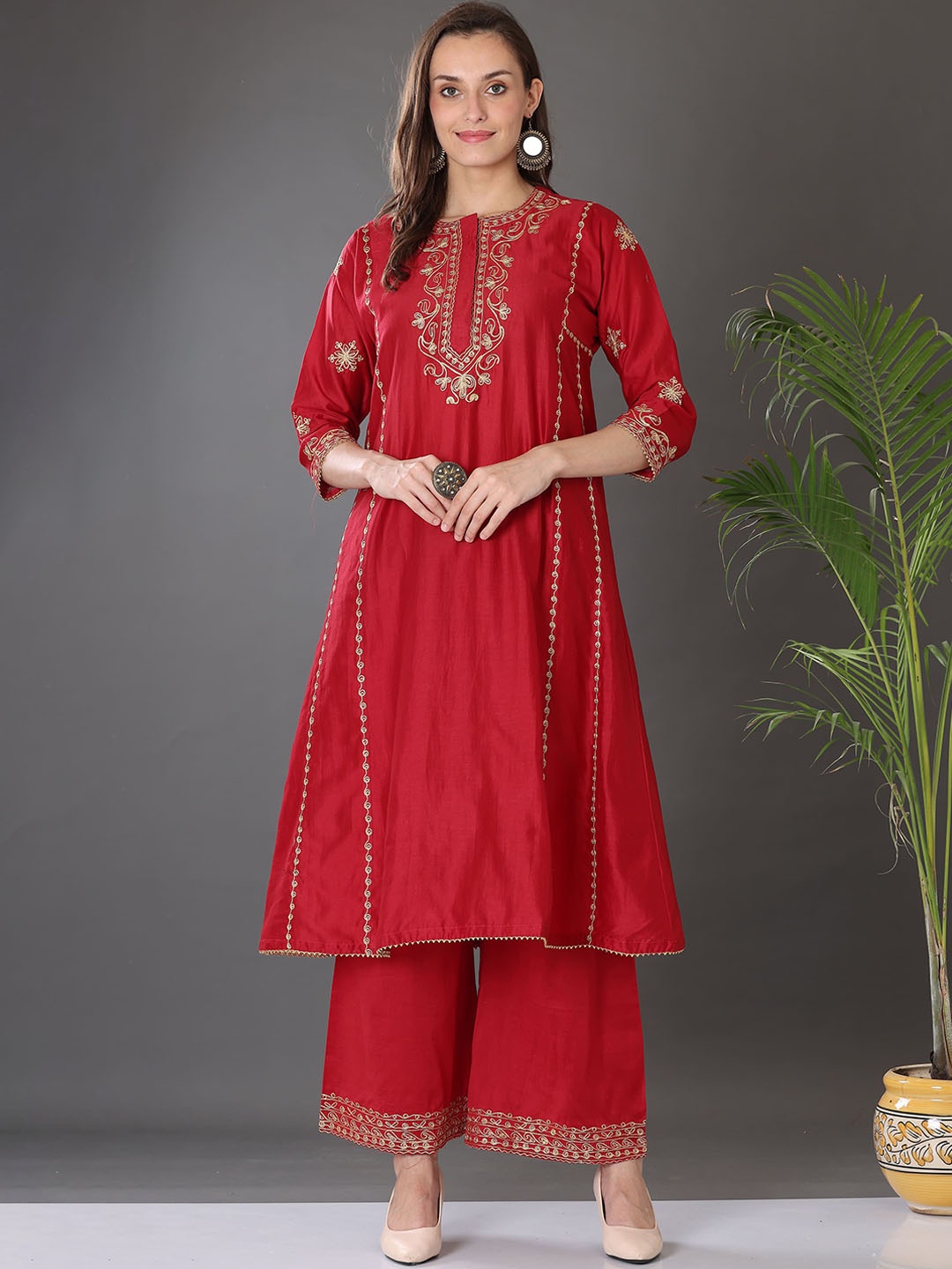 

KAANCHIE NANGGIA Floral Embroidered Gotta Patti Pure Cotton A-Line Kurta with Palazzos, Maroon