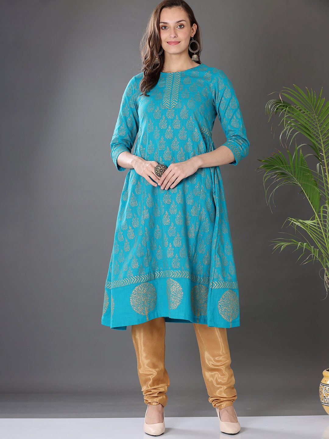 

KAANCHIE NANGGIA Floral Foil Printed Pure Cotton A-Line Kurta with Churidar, Turquoise blue