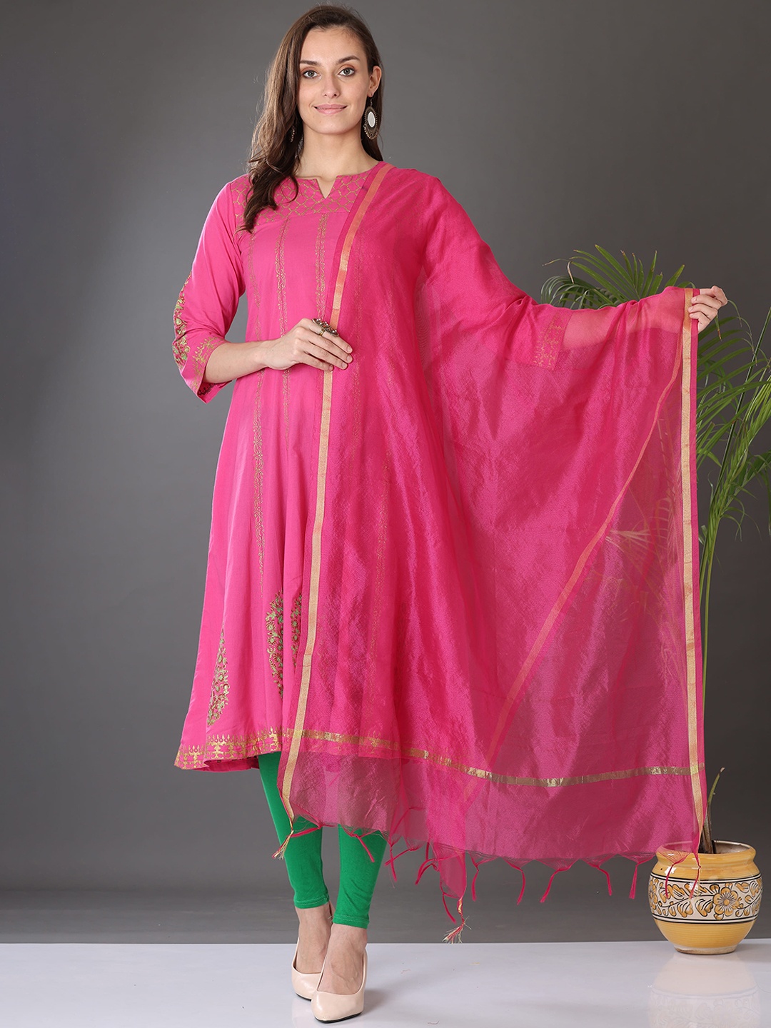 

KAANCHIE NANGGIA Paisley Printed Pure Cotton Kurta & Leggings With Dupatta, Pink