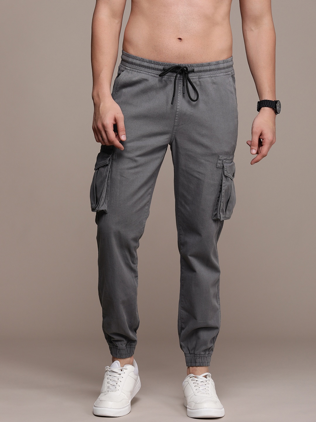 

Roadster Men Solid Pure Cotton Cargo Joggers, Grey