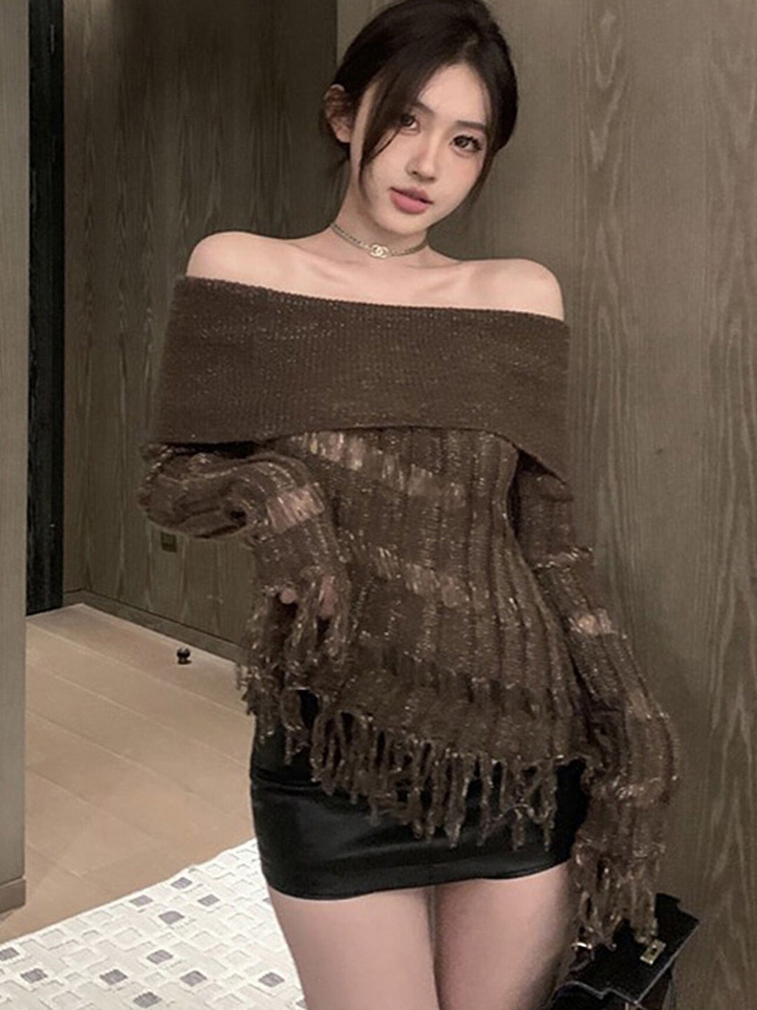 

LULU & SKY Self Design Off-Shoulder Top, Brown