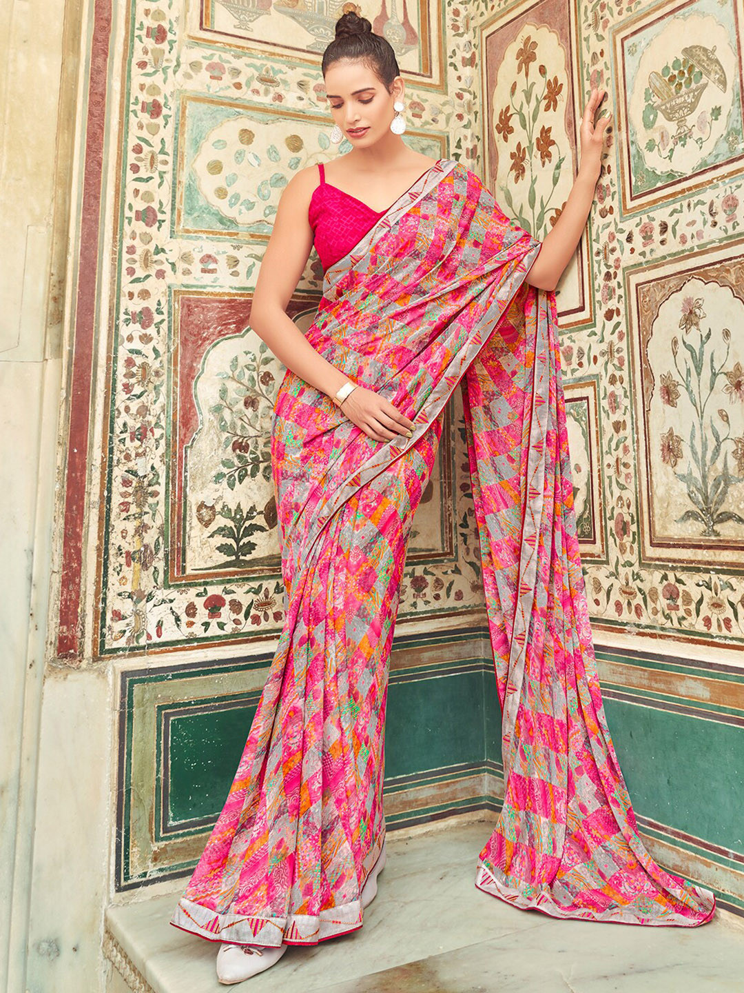 

SANSKAR Checked Georgette Saree, Peach