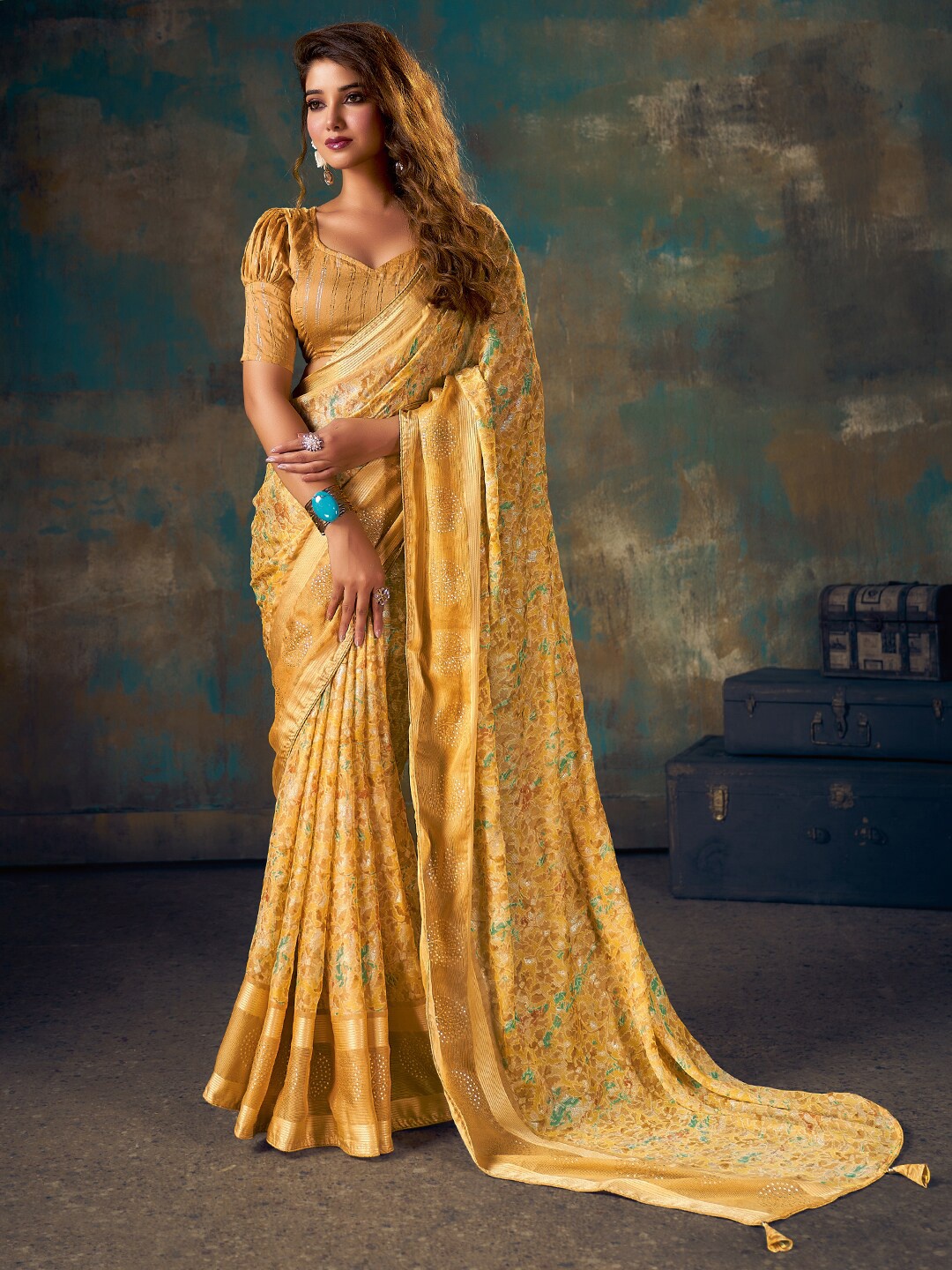 

SANSKAR Floral Foil Printed Saree, Yellow