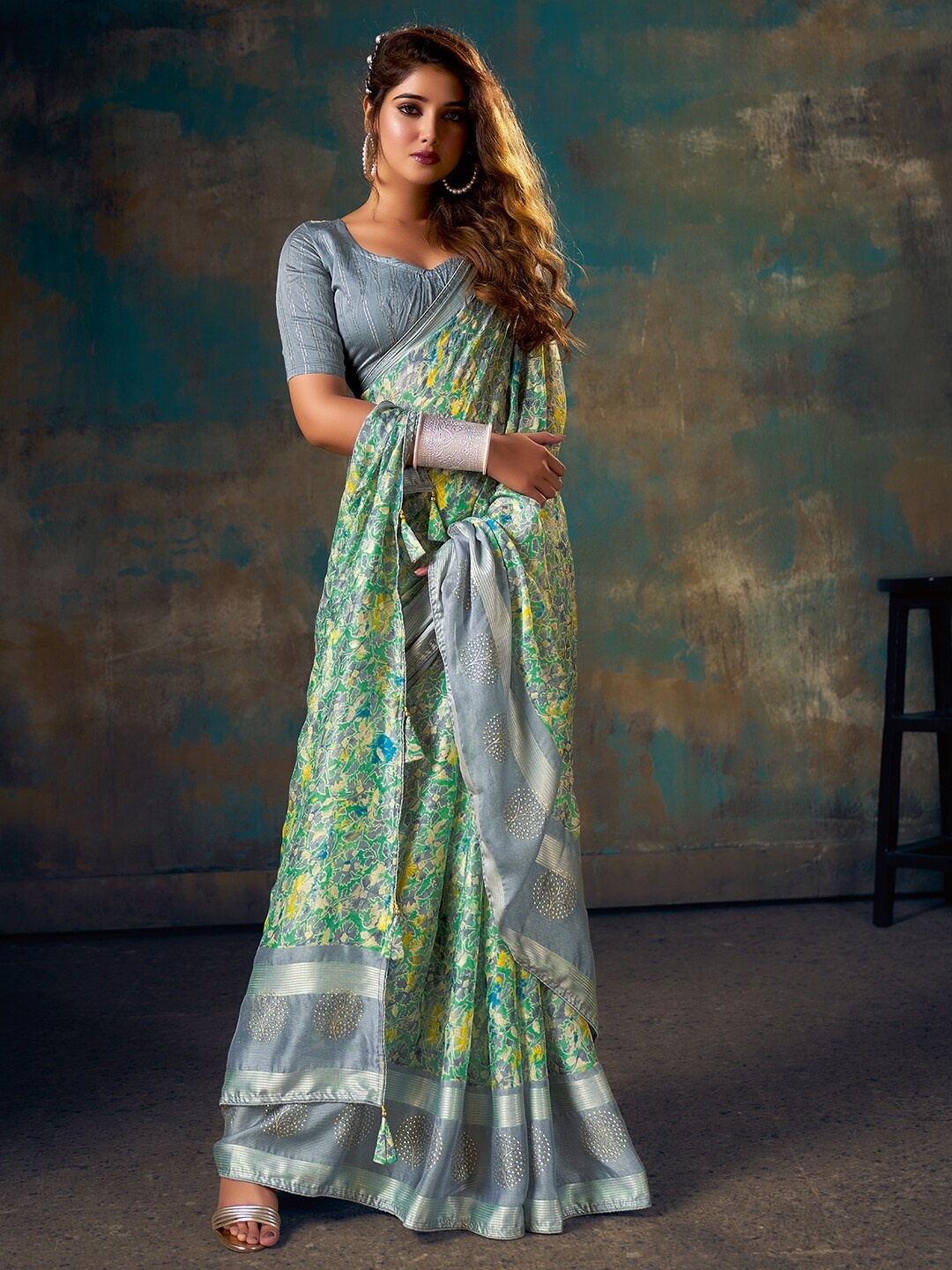 

SANSKAR Floral Printed Beads And Stones Embellished Saree, Grey