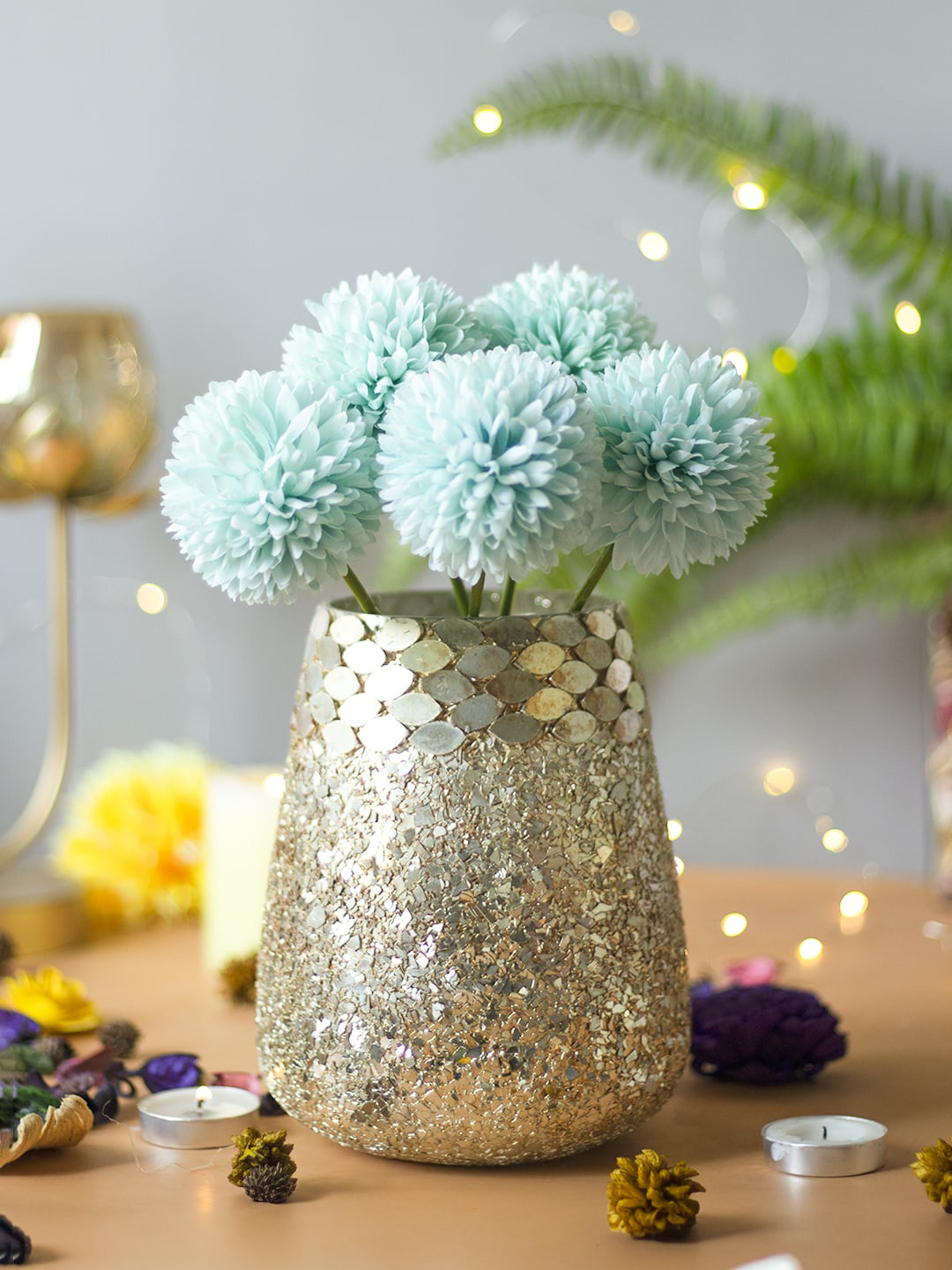 

MARKET99 Silver-Toned Textured Glass Flower Vase