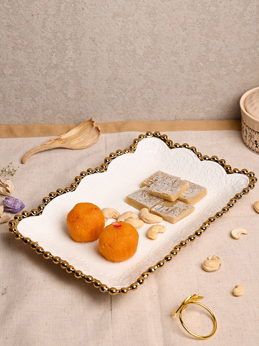 

Market99 Golden Edge Ceramic Food Platter, Off white