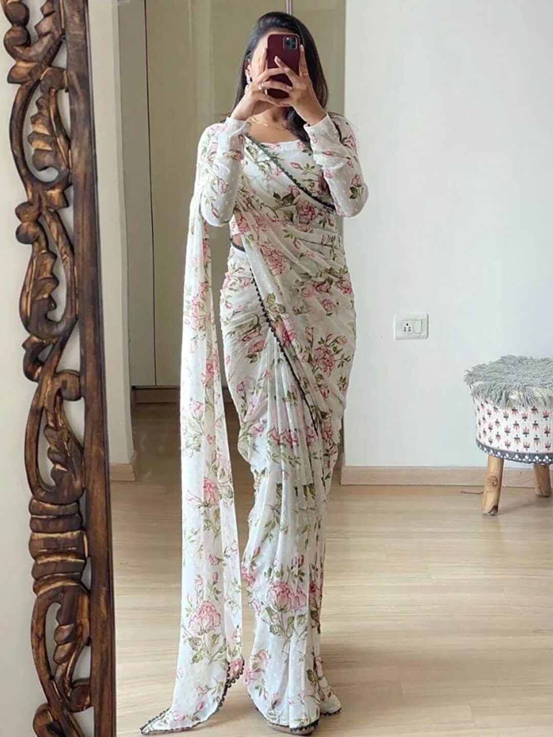 

SAREEWAVE Floral Printed Saree, White