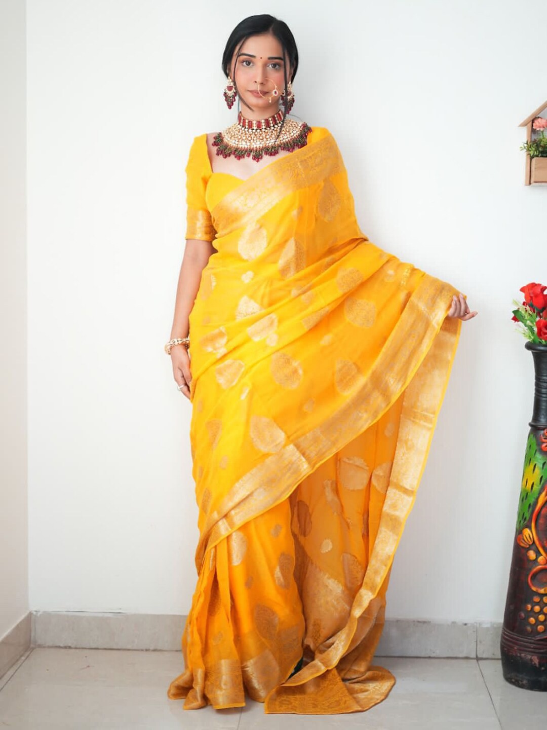 

SAREEWAVE Ethnic Motifs Woven Design Zari Saree, Yellow