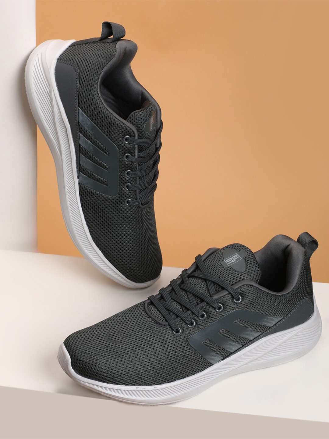 

Paragon Men Textured Mesh Comfort Insole Sneakers, Grey