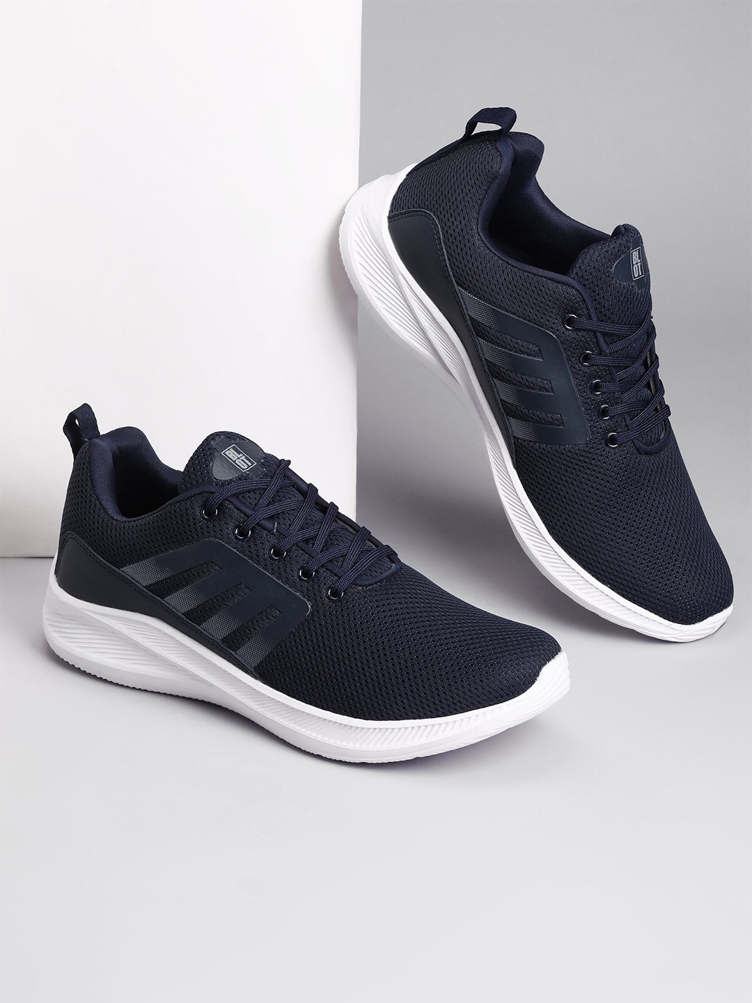 Paragon Men Textured Cushioned Insole Sneakers, Navy blue