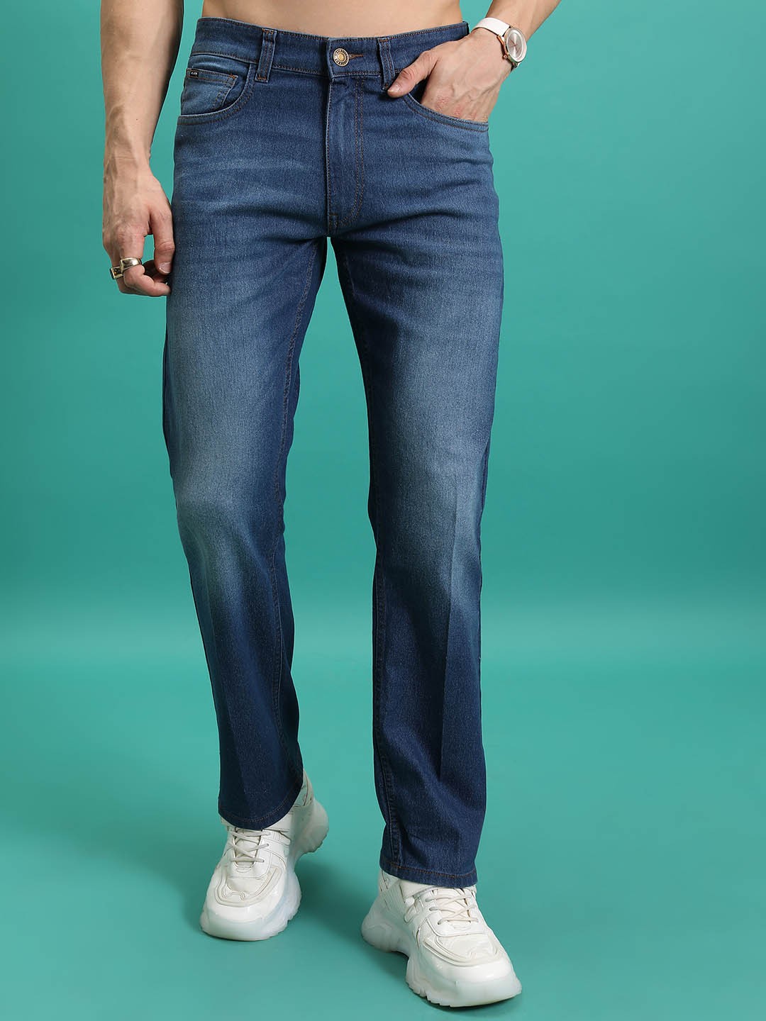

HIGHLANDER Men Straight Fit Clean Look Light Fade Stretchable Jeans, Blue