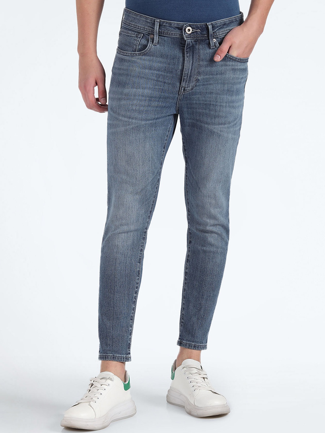 

Flying Machine Men Skinny Fit Low Distress Mid-Rise Heavy Fade Cotton Stretchable Jeans, Blue