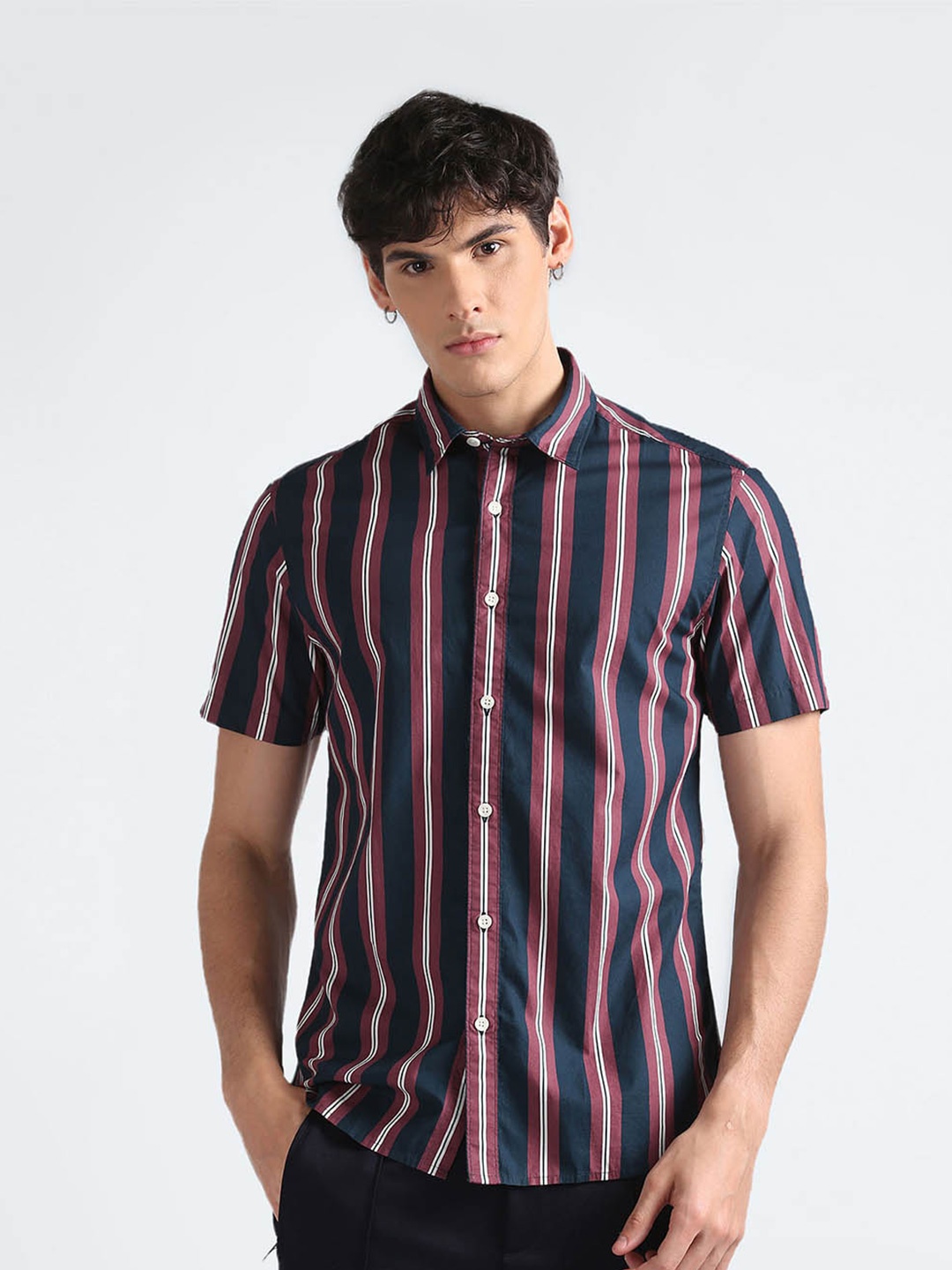 

Flying Machine Men Blue Slim Fit Opaque Striped Casual Shirt