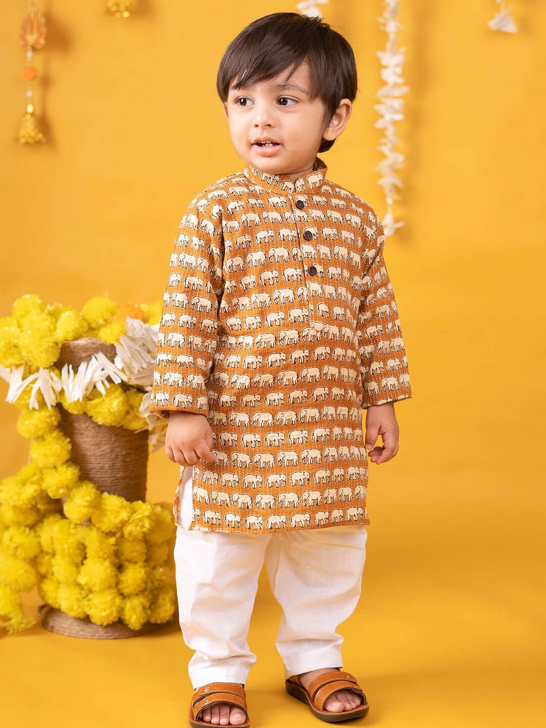 

Baby Moo Boys Pure Silk Ethnic Motifs Printed Kurta And Pyjamas, Mustard