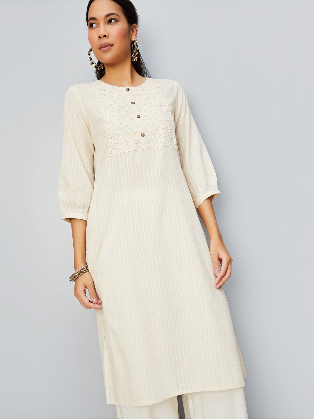 

max Chikankari Puff Sleeves Straight Kurta, Off white
