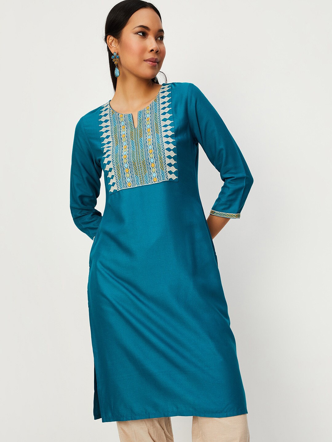 

max Yoke Design Round Neck Pleated Straight Kurta, Blue