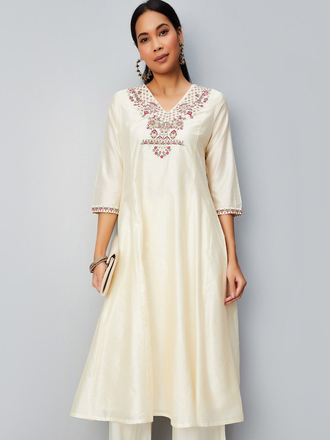 

max Embroidered Thread Work V-Neck A-Line Cotton Kurta, Off white