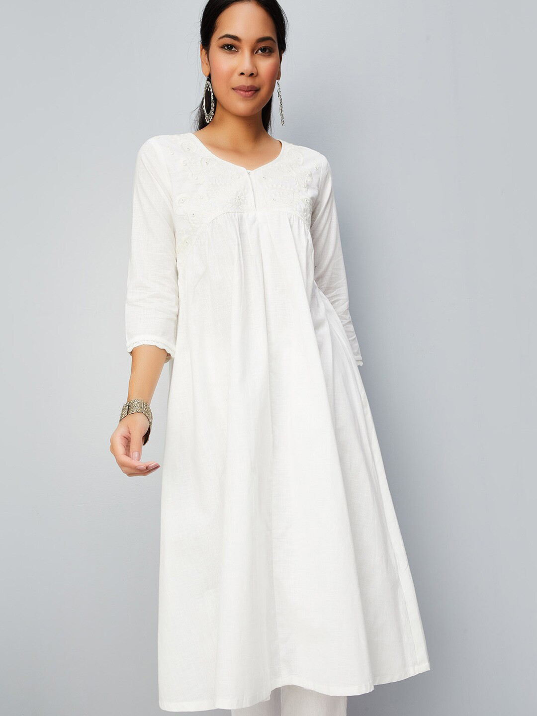 

max Floral Chikankari V-Neck Anarkali Kurta, Off white