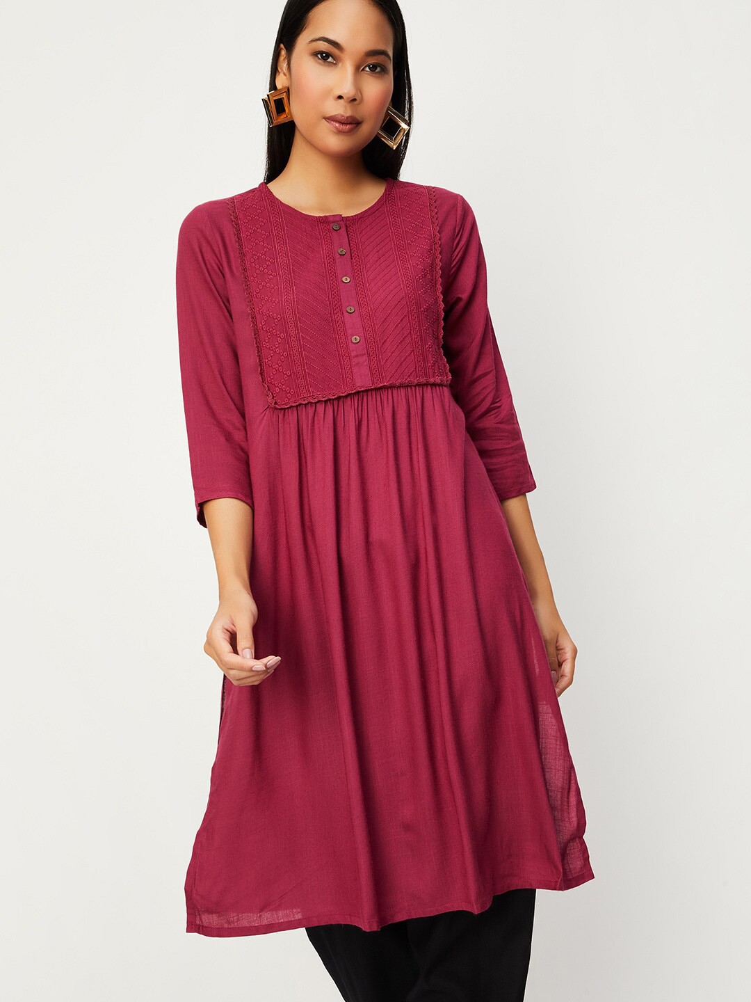 

max Yoke Design Round Neck Pleated Straight Kurta, Red