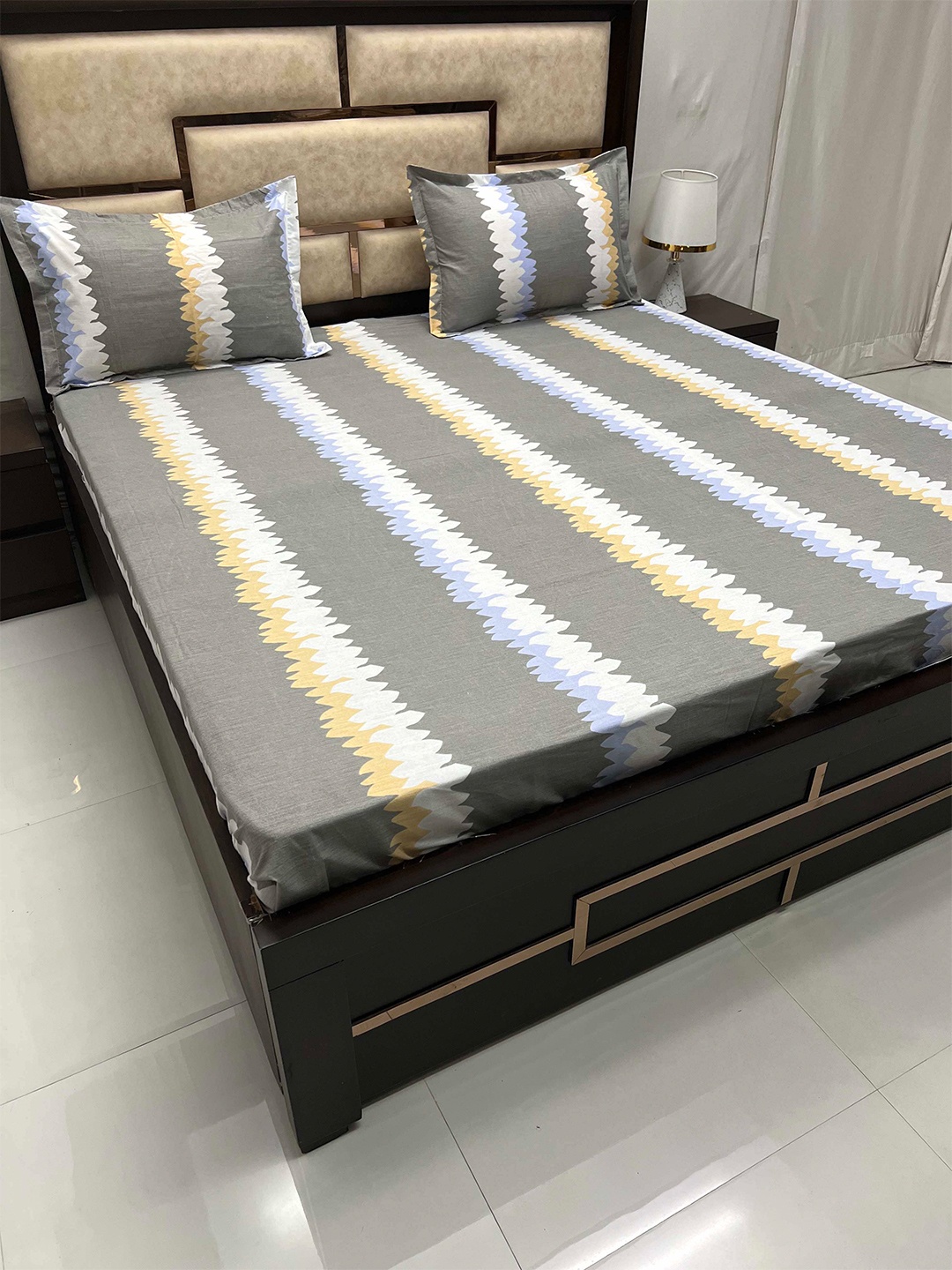 

Pure Decor Grey & White 300 TC Queen Bedsheet With 2 Pillow Covers