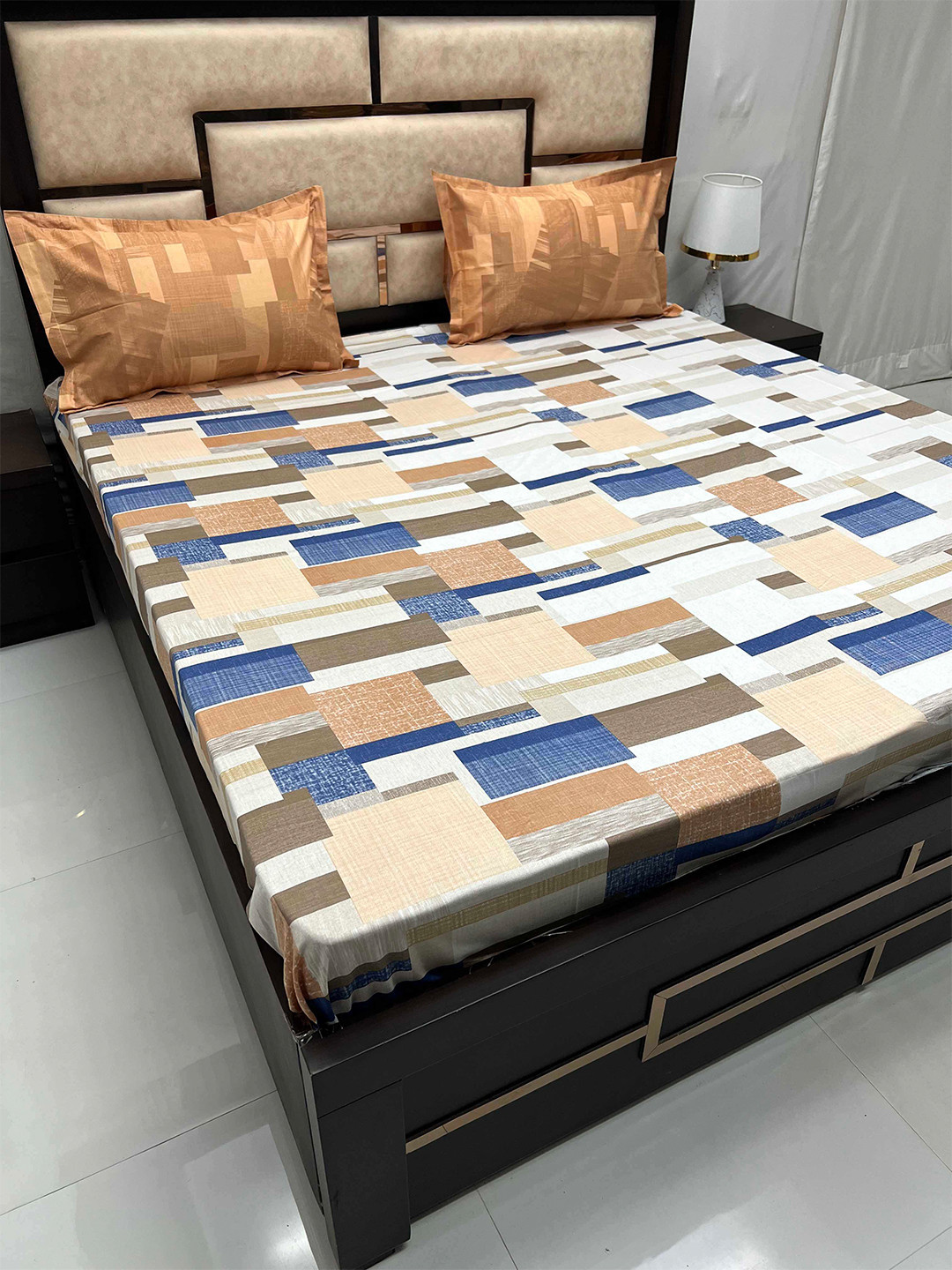 

Pure Decor White & Blue Geometric Pure Cotton 400 TC King Bedsheet With 2 Pillow Covers
