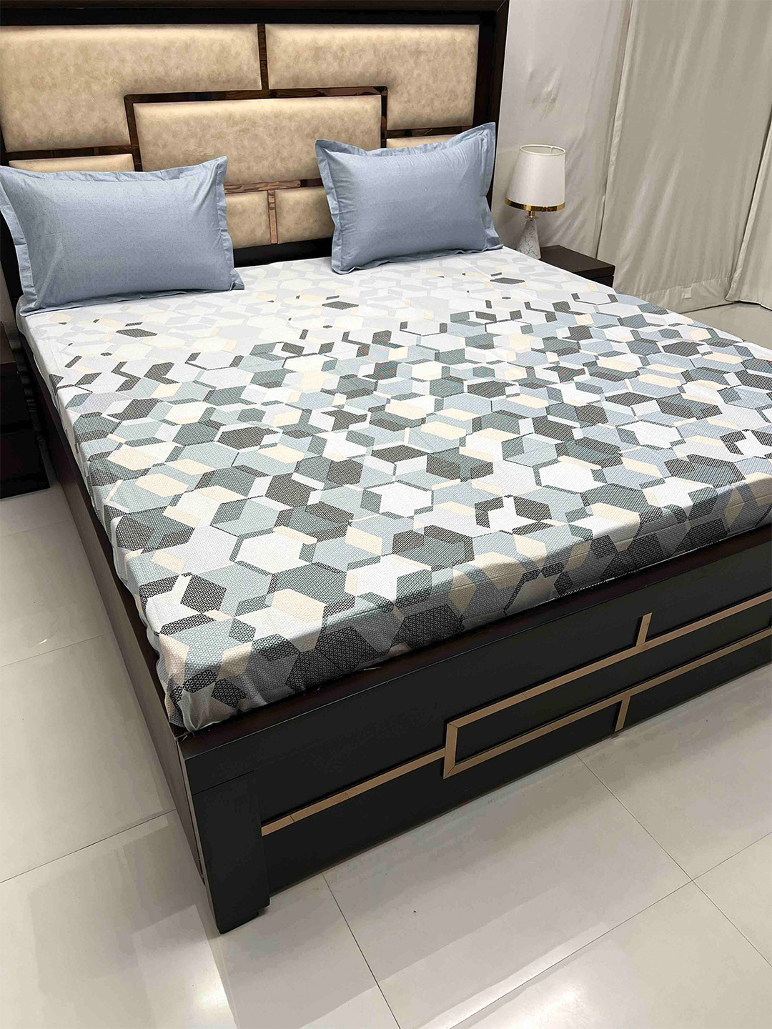 

Pure Decor Lifestyle Blue & White Geometric Cotton 400 TC King Bedsheet & 2 Pillow Covers