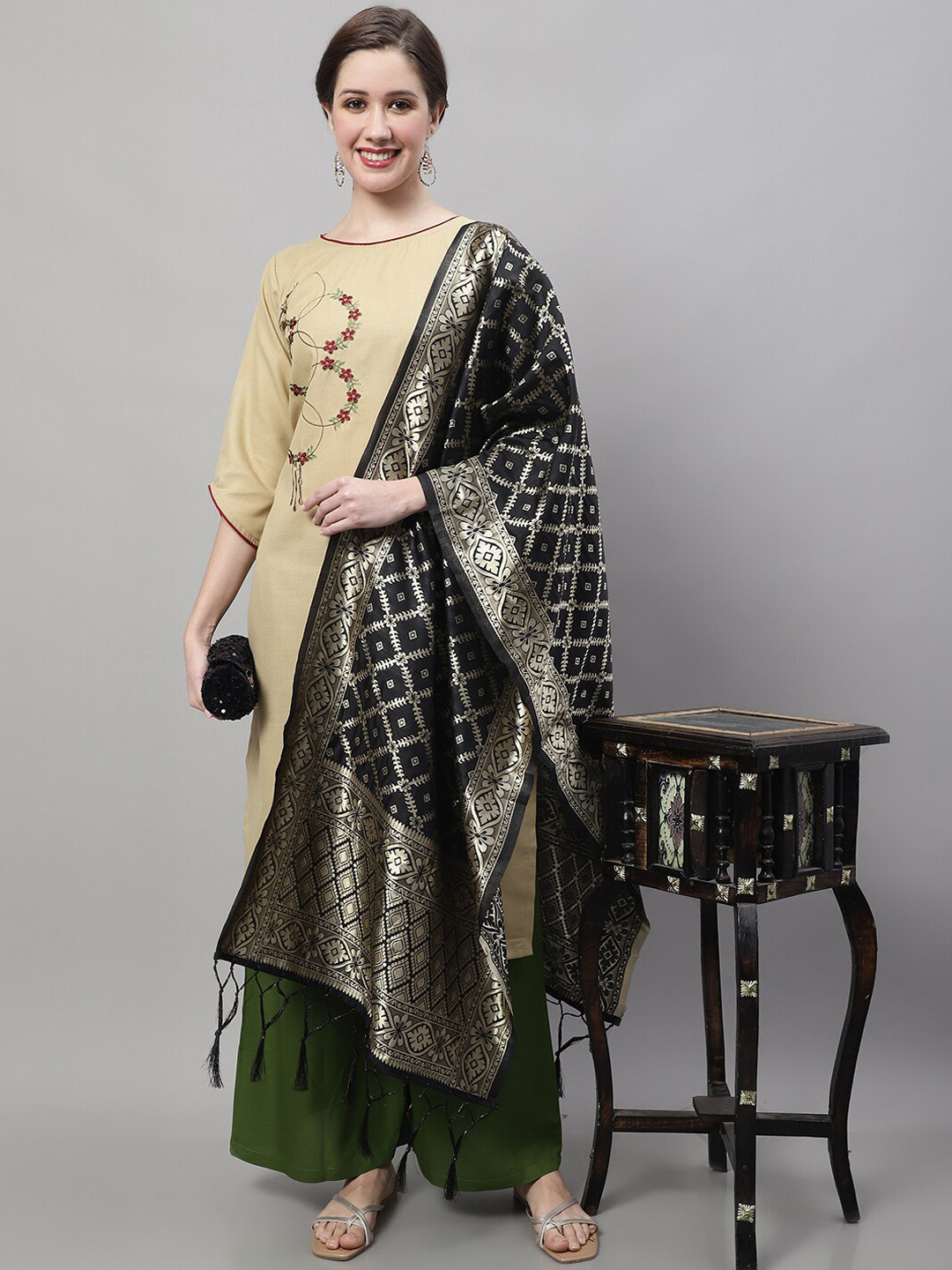 

KALINI Floral Embroidered Kurta with Banarasi Silk Dupatta, Beige