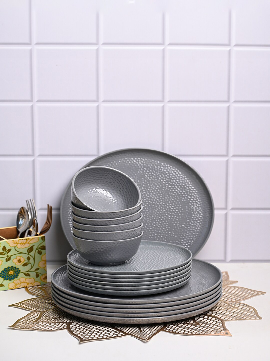 

MARKET99 Grey 20 Pieces Melamine Glossy Dinner Set