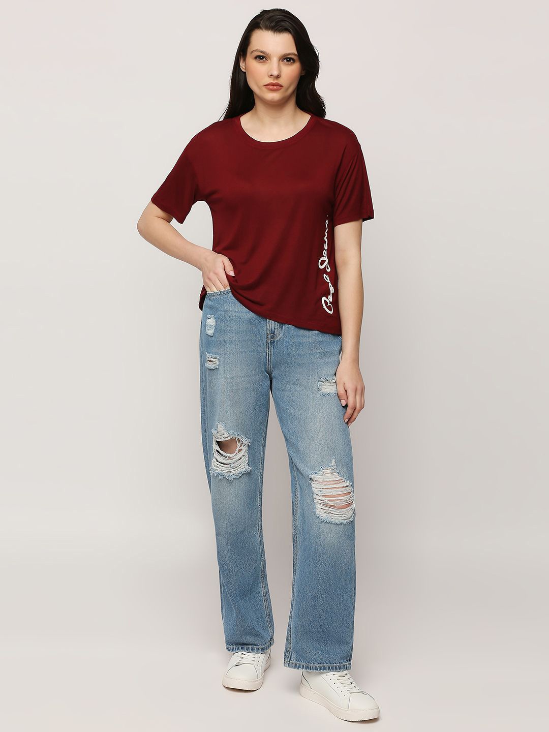 

Pepe Jeans Typography Printed Drop-Shoulder Relaxed Fit T-shirt, Red