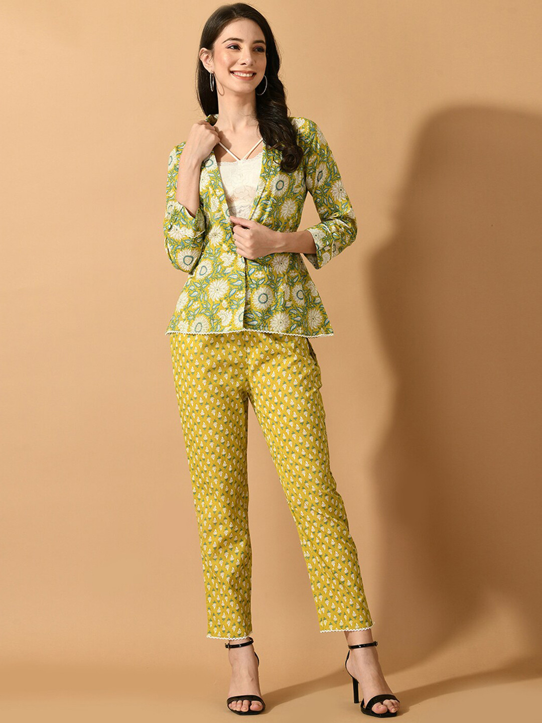 

KALINI Floral Lightweight Cotton Crop Tailored Jacket, Green