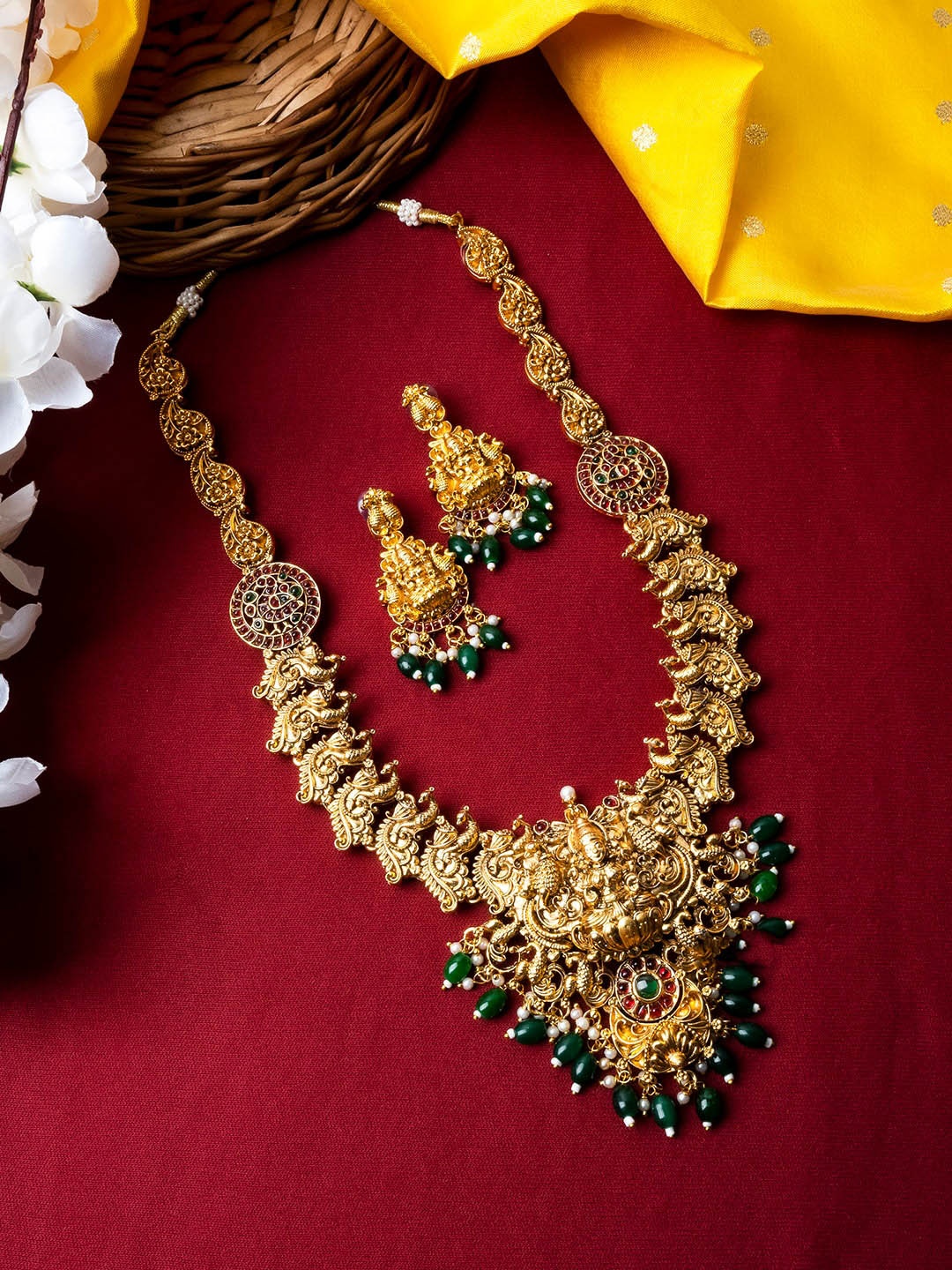 

StileAdda Gold Plated Jewellery Set