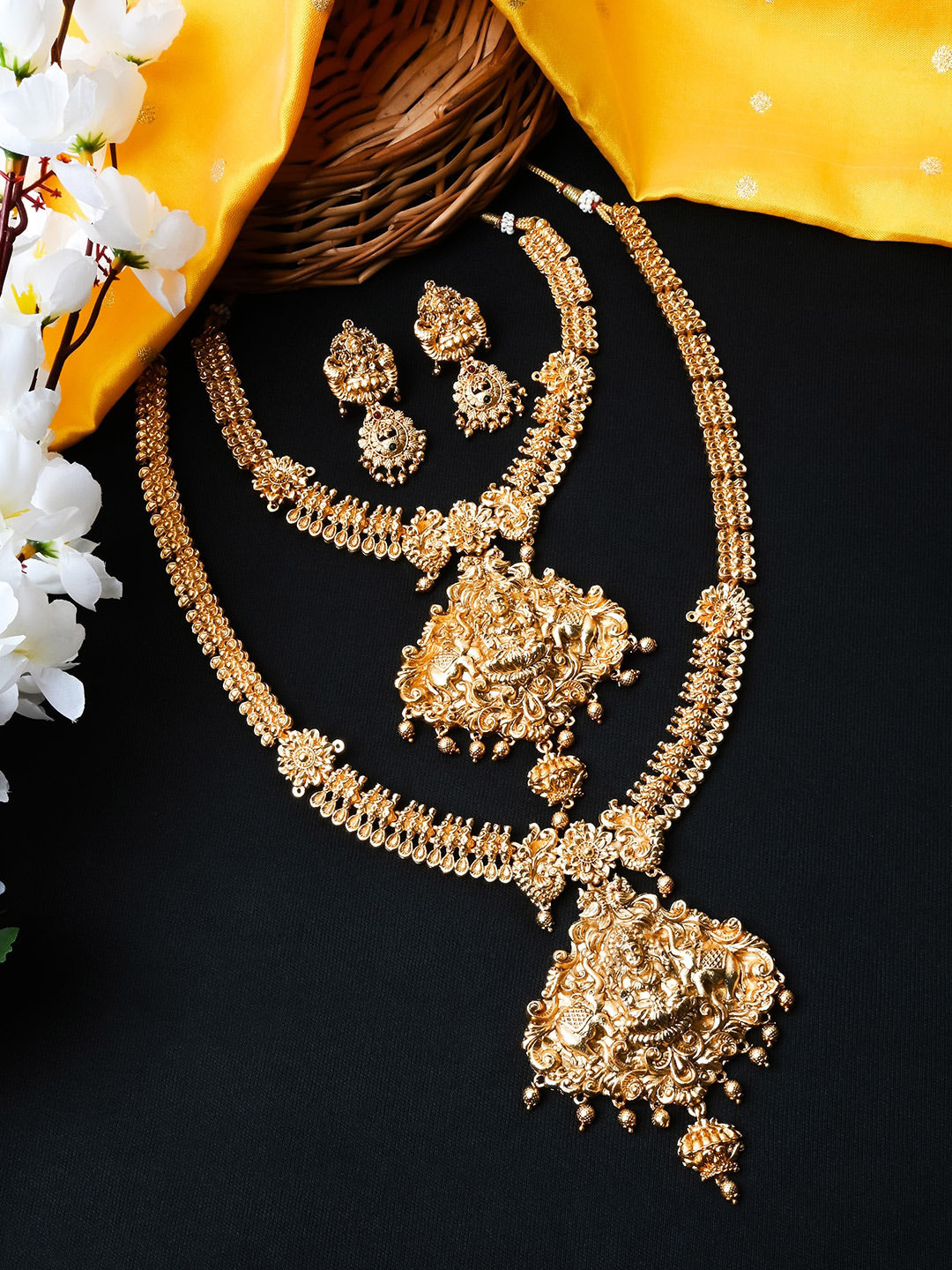 

StileAdda Gold Plated Stone Studded Temple Jewellery Set
