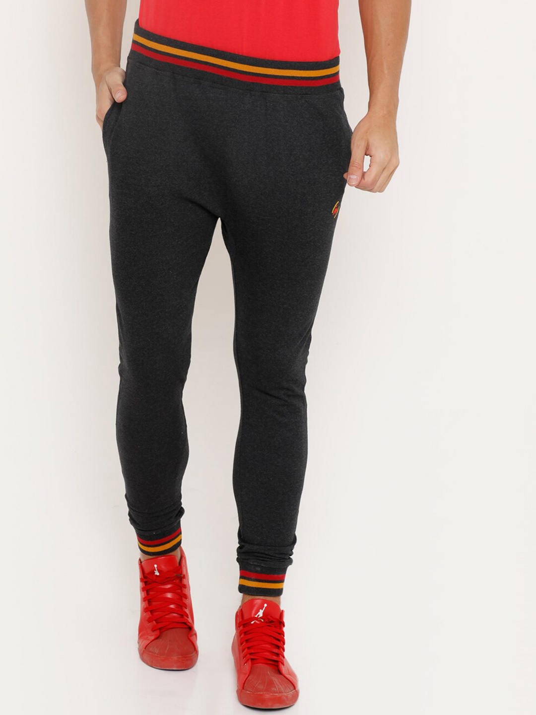 

Masculino Latino Men Regular Fit Terry Cotton Joggers, Charcoal