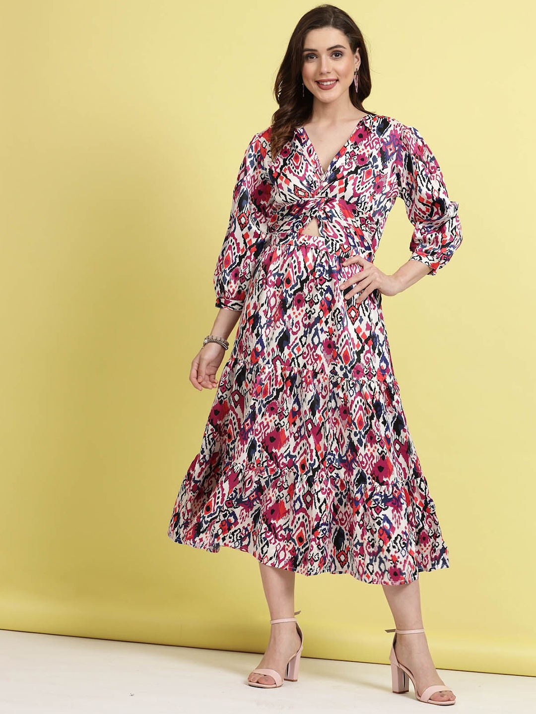 

plusS Geometric Printed V-Neck Puff Sleeve Cut-Outs Detail A-Line Dress, Pink