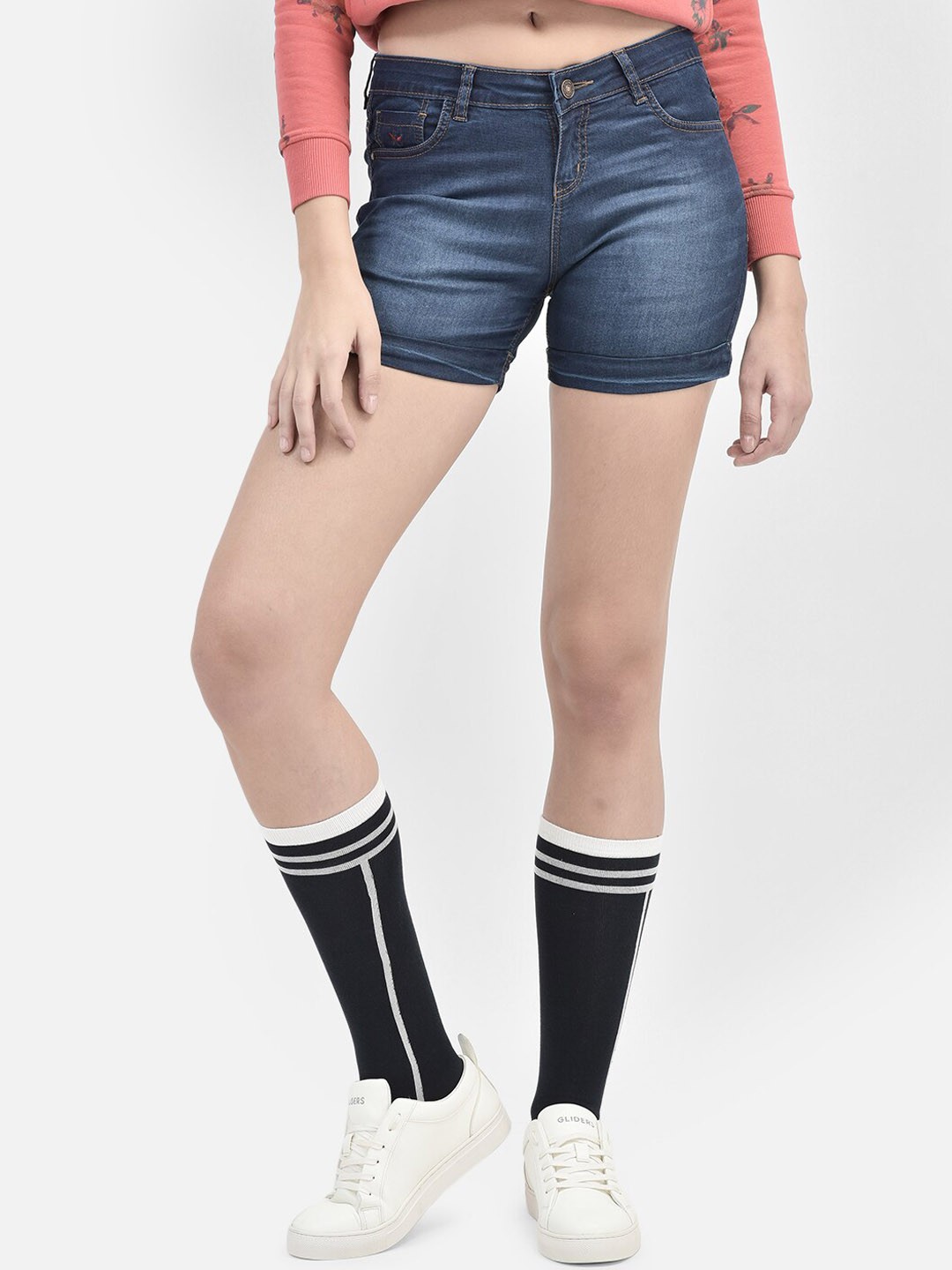 

Crimsoune Club Women Washed Mid Rise Slim Fit Pure Cotton Denim Shorts, Navy blue