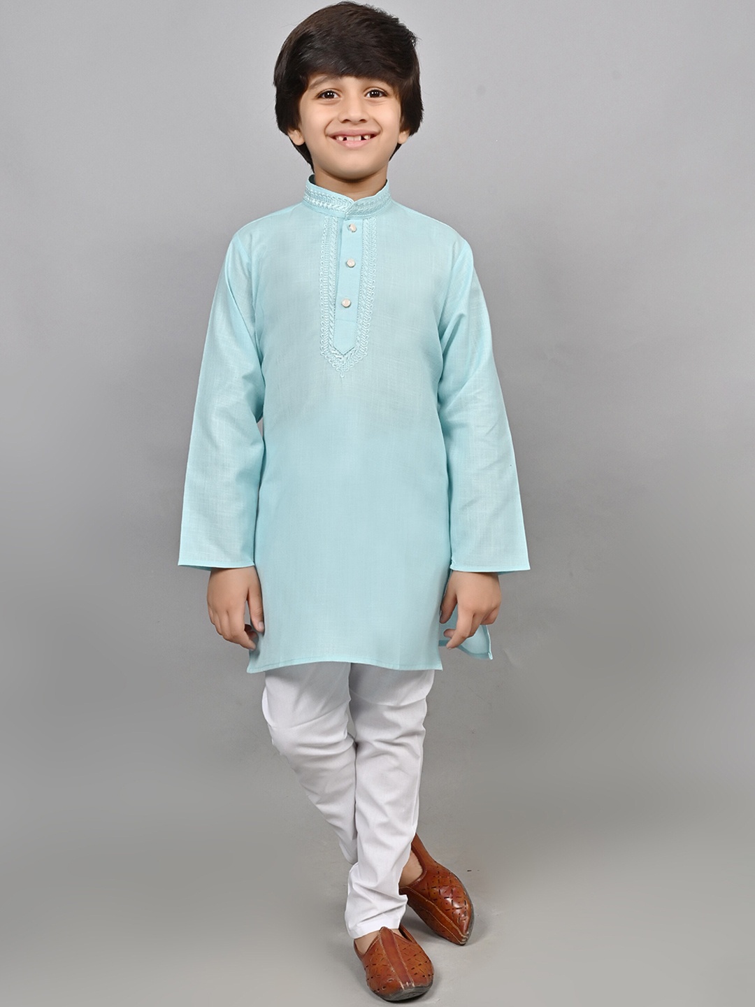 

ahhaaaa Boys Mandarin Collar Regular Thread Work Kurta With Pyjamas, Blue