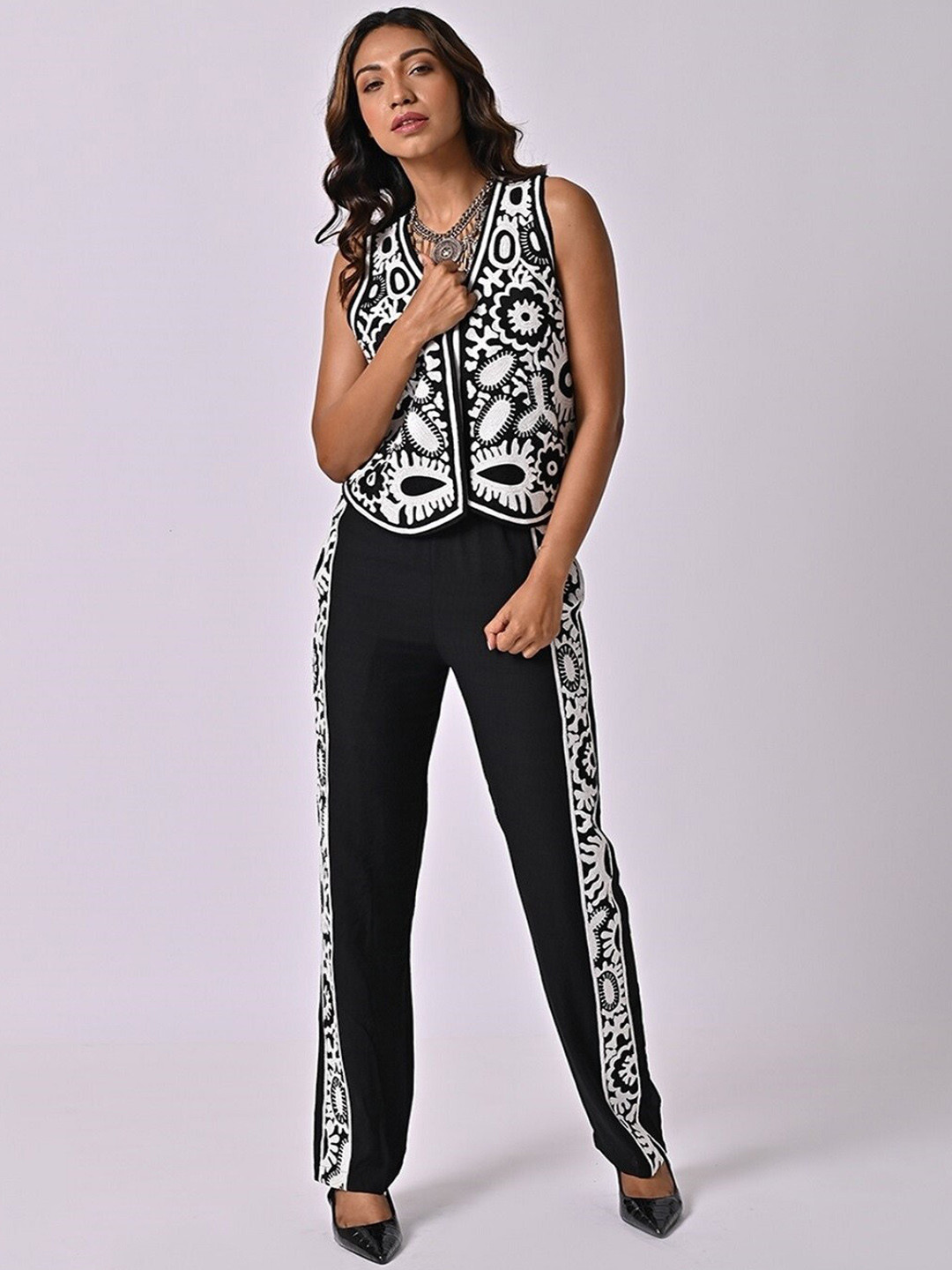 

MISSY Women Relaxed Straight Leg High-Rise Cotton Trousers, Black