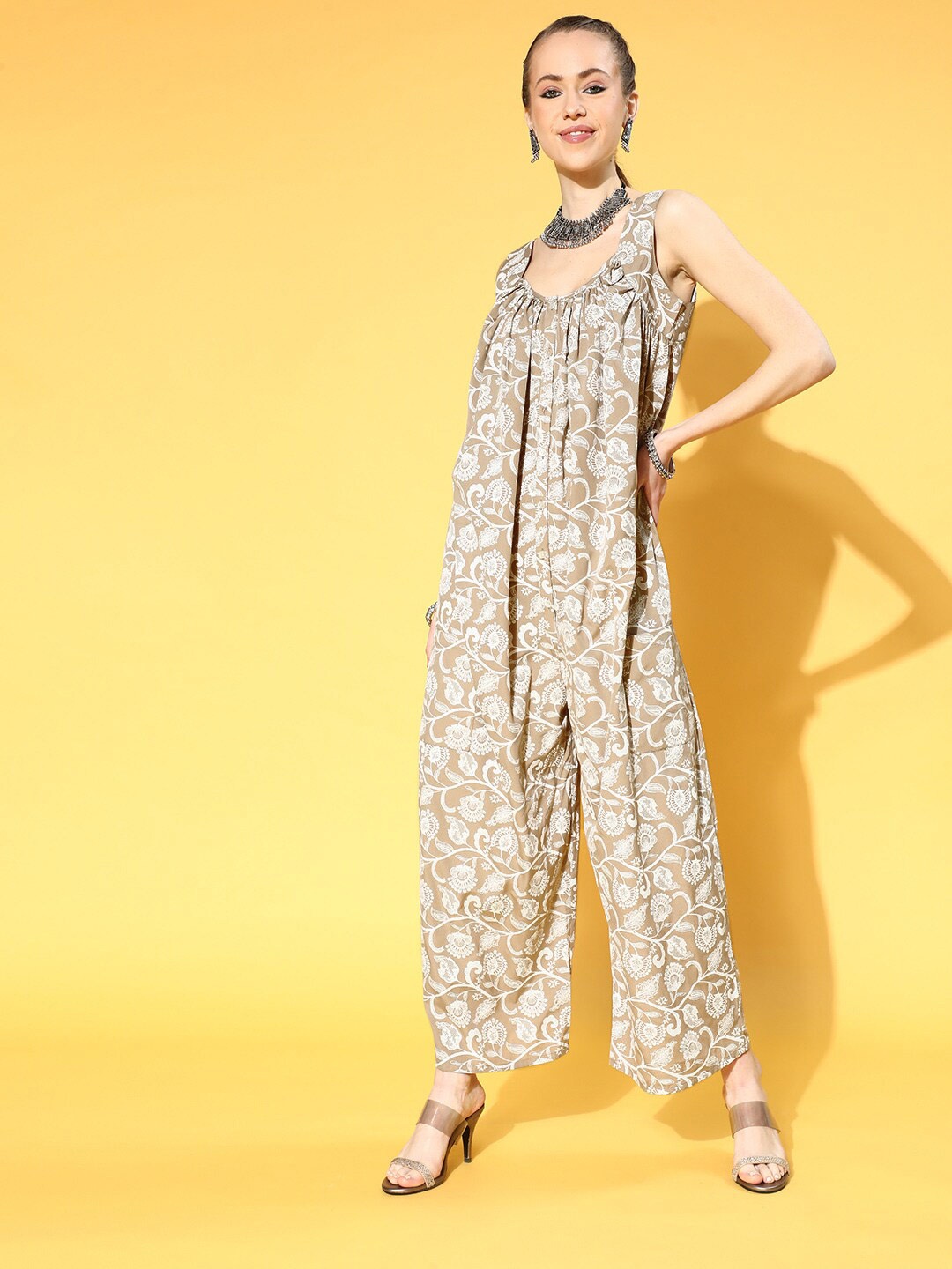 

ZIYAA Floral Printed Sweetheart Neck Sleeveless Basic Jumpsuit, Brown