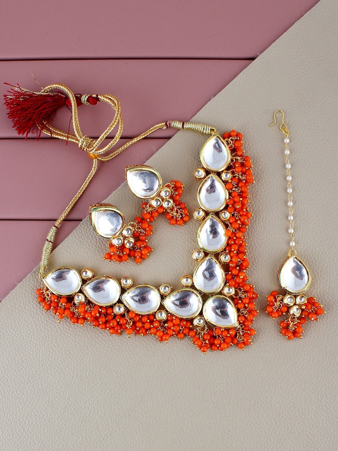 

LUCKY JEWELLERY Gold-Plated Kundan-Studded & Beaded Jewellery Set