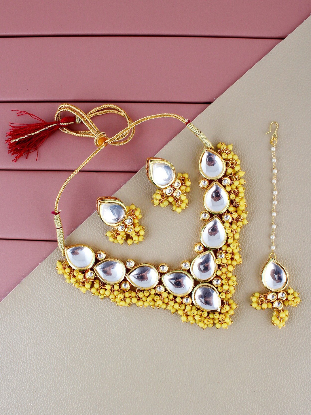 

LUCKY JEWELLERY Gold-Plated Kundan-Studded & Beaded Necklace With Earrings & Maang Tika