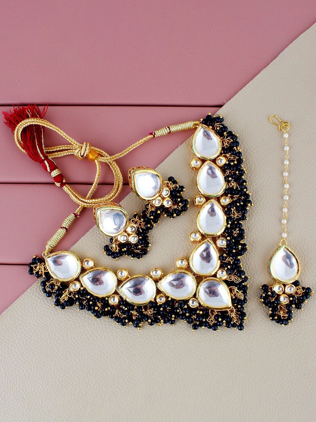 

LUCKY JEWELLERY Gold-Plated Kundan-Studded & Beaded Jewellery Set