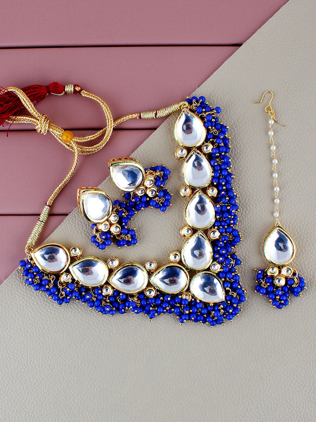 

LUCKY JEWELLERY Gold-Plated Kundan-Studded & Beaded Jewellery Set