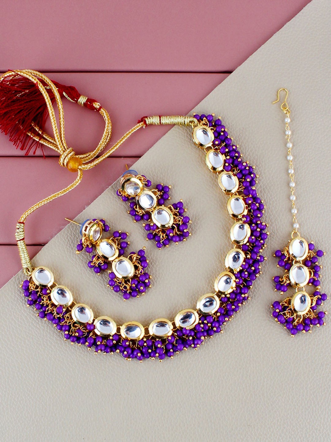 

LUCKY JEWELLERY Gold-Plated Kundan-Studded & Beaded Jewellery Set