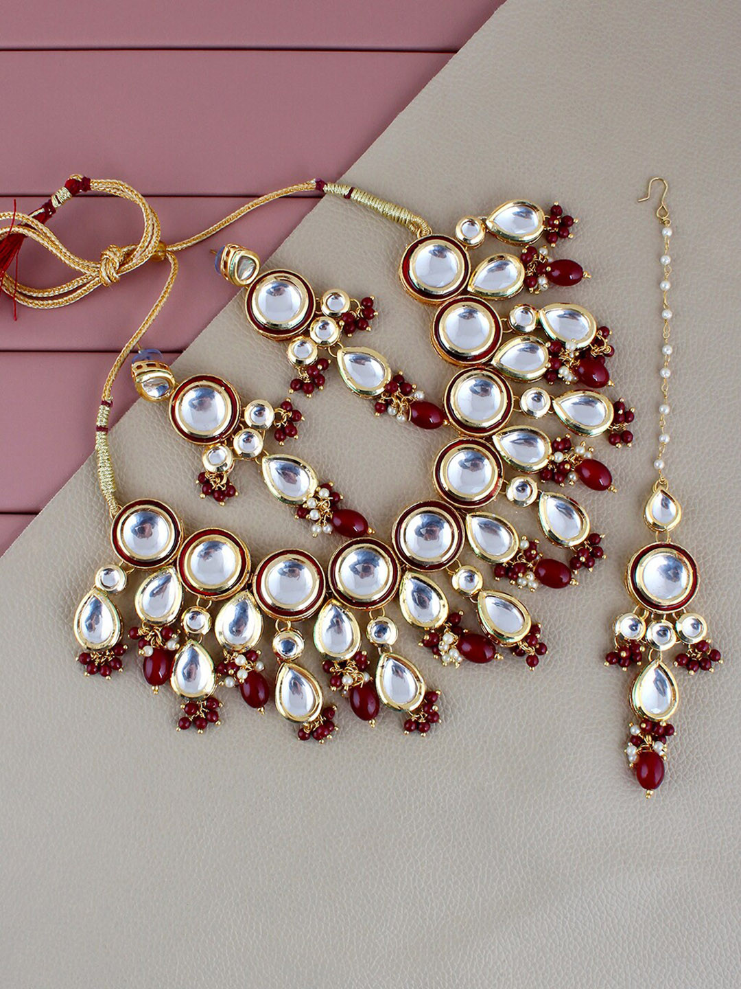 

LUCKY JEWELLERY Gold-Plated Kundan-Studded & Beaded Jewellery Set